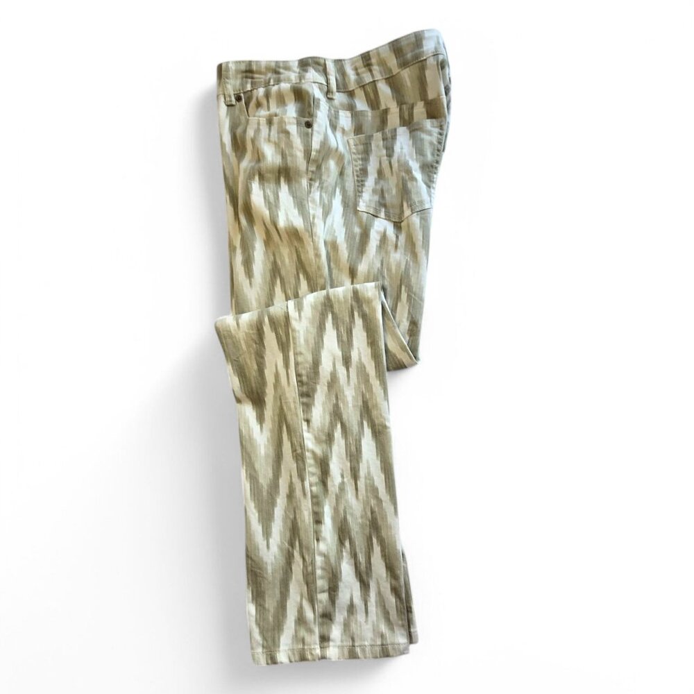 Chicos Platinum Denim Printed Regular Fit Pants Ikat Tan White Size 14 - Picture 7 of 11